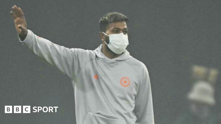 India v South Africa T20 abandoned because of ‘excessive fog’ India all-rounder Hardik Pandya wears a mask during the warm-up for the abandoned match against South Africa
