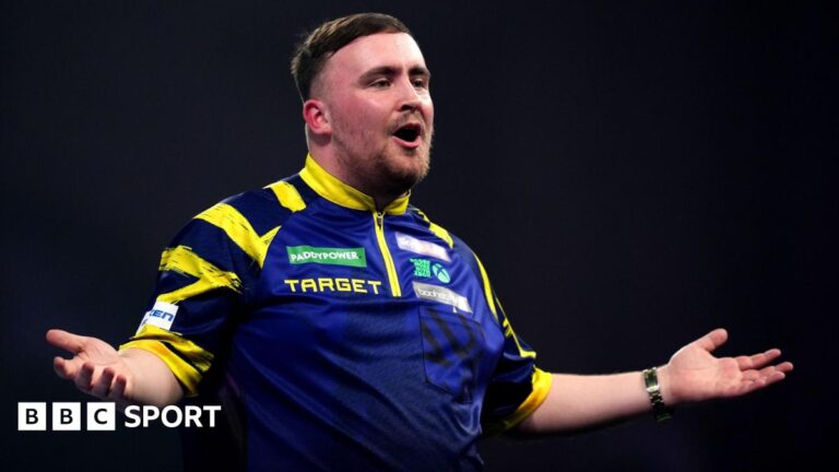 Luke Littler thanks booing crowd for ‘paying prize money’ at PDC World Darts Championship Luke Littler celebrates winning a set against Rob Cross at the PDC World Championships