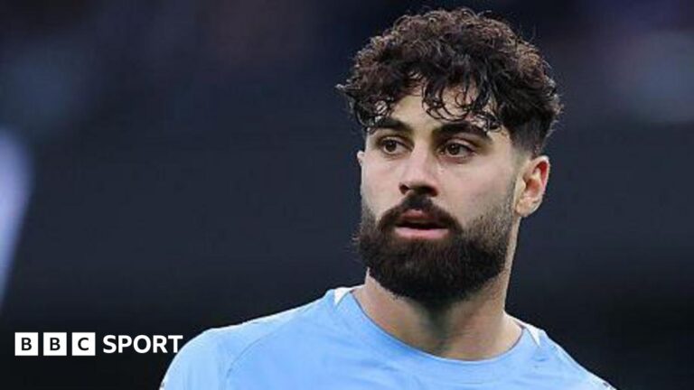 Man City:Josko Gvardiol to have surgery on broken shinbone Luke Littler celebrates winning the 2026 PDC World Championship as tickertape falls