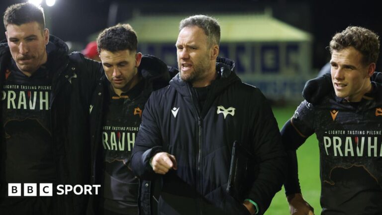 Wales rugby crisis: Ospreys told of interest in Cardiff deal as players walk out of meeting Mark Jones talking to his Ospreys squad
