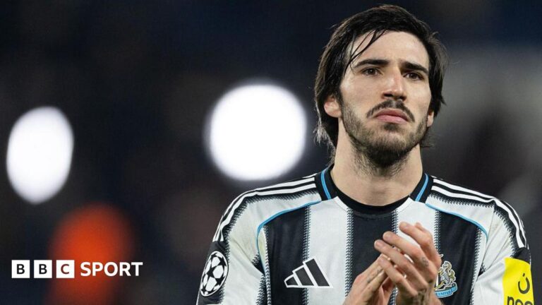 Sandro Tonali: Newcastle midfielder ‘very happy’ at club amid Arsenal links Sandro Tonali applauds Newcastle United supporters after the game against Paris St-Germain at the Parc des Princes on 28 January 2026