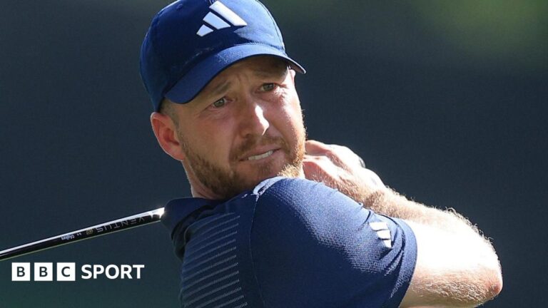 Arnold Palmer Invitational: Daniel Berger leads by five as Rory McIlroy rallies in second round Daniel Berger plays his tee shot on the 18th hole during the second round of the Arnold Palmer Invitational