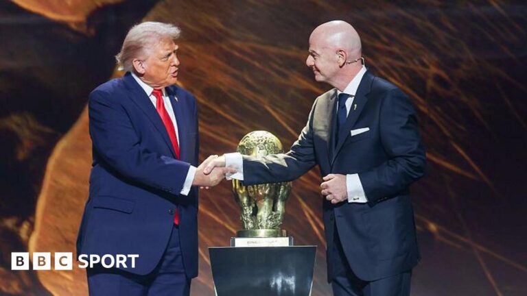World Cup 2026: Donald Trump will welcome Iran – Gianni Infantino Donald Trump and Gianni Infantino shake hands at the World Cup draw
