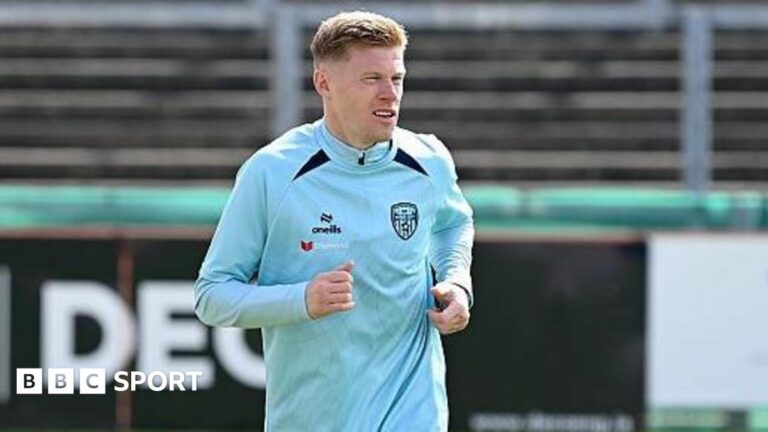 James McClean: Derry City midfielder seeks career-saving surgery on hip problem James McClean at training in Celtic Park