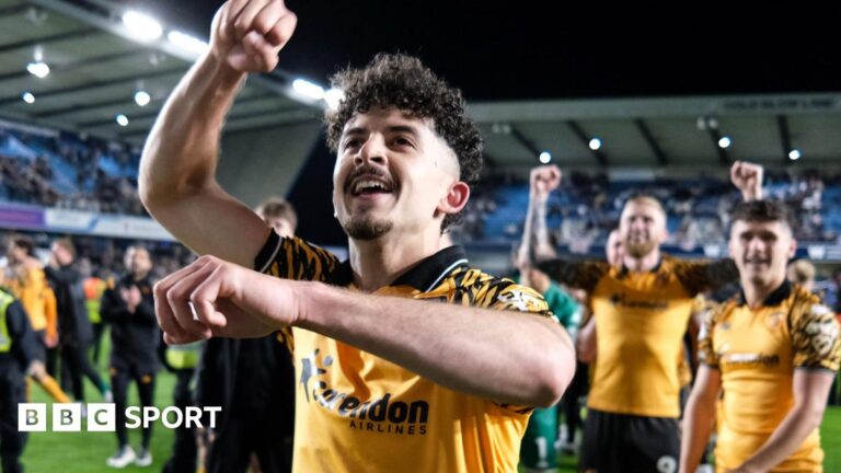 Mohamed Belloumi: Hull City winger makes up for slow introduction with match-winning impact Hull City winger Mohamed Belloumi celebrates in front of his team-mates after their 2-0 win at Millwall