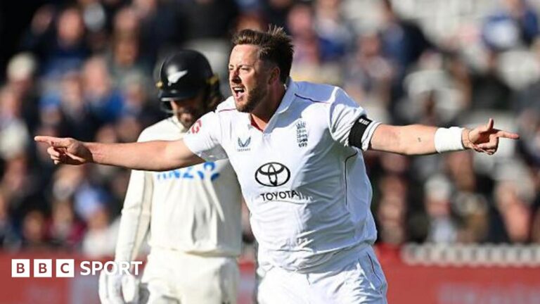 England vs New Zealand: Ollie Robinson’s road to redemption has perfect start at Lord’s BBC Sport microphone and phone