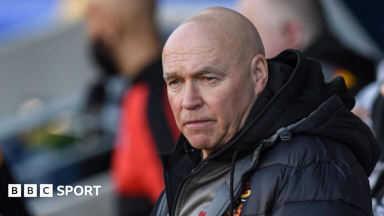 John Kear: Rugby league legend and broadcaster dies aged 71 John Kear
