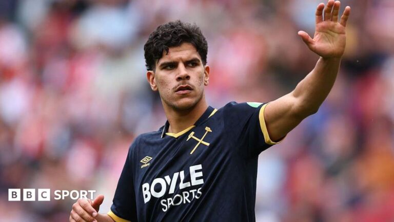 Mateus Fernandes: Tottenham agree £85m deal for West Ham midfielder Close up of Mateus Fernandes