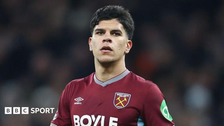 Mateus Fernandes: Tottenham interested in West Ham midfielder Close up of West Ham's Mateus Fernandes