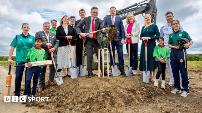 New Irish cricket stadium at Abbottstown near Dublin ‘on track’ for 2030 T20 World Cup says Cricket Ireland ceo Sarah Keane Pictured are (L-R), Irish U19 player Aoife Hayden, “Smash It” player Kiaan Patil, Tony Murphy, Mayor of Fingal, Irish cricket international Curtis Campher, Emer Currie TD, John Foley, Sport Ireland Chairperson, Jack Chambers TD, Minister for Public Expenditure, Infrastructure, Public Service Reform and Digitalisation, Patrick O’Donovan TD, Minister for Culture Communications and Sport, Charlie McConalogue TD, Minister of State for Sport and Postal Policy, Dr. Úna May, Sport Ireland CEO, Sarah Keane, Cricket Ireland CEO, “Smash It” player Saniya Mohi and Irish U19 cricket player Sibha Ni Liongsigh Bhoja
