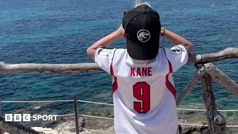 World Cup 2026: The same but different – the beauty of the first World Cup with your child Child in Harry Kane shirt