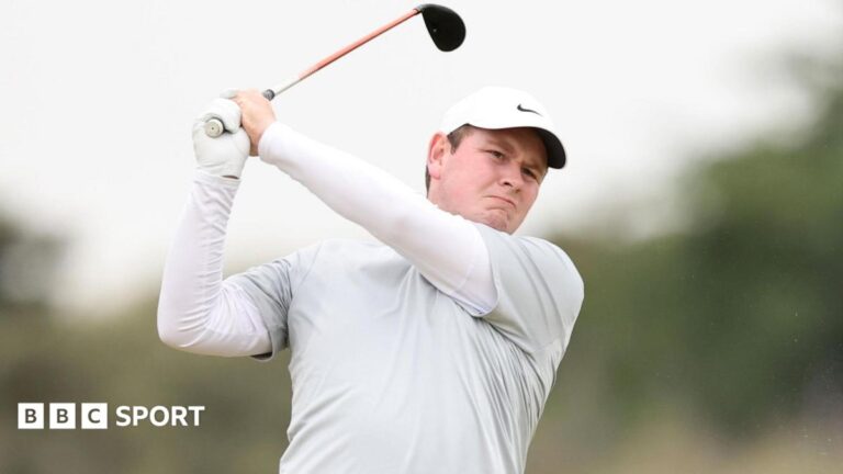 Scottish Open: Bob MacIntyre and Matt Fitzpatrick share lead after delayed third round. Bob MacIntyre shares the lead in pursuit of a second Scottish Open title