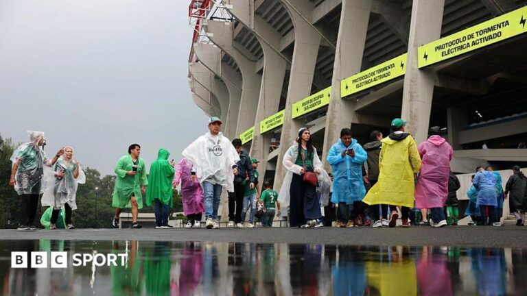 World Cup 2026: England’s match with Mexico delayed by an hour Fans outside football stadium