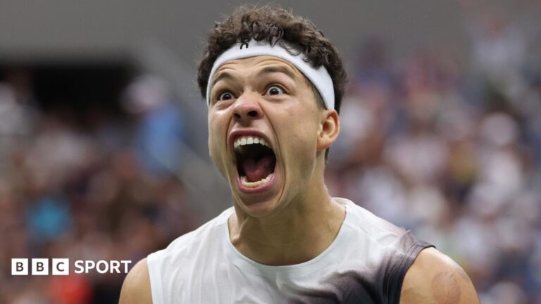 Ben Shelton celebrates after beating Carlos Alcaraz in the 2026 US Open quarter-finals