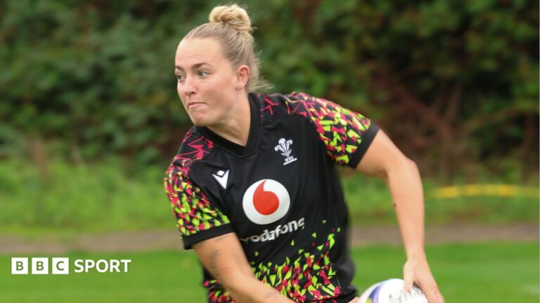 WXV: Megan Davey reignites international ambitions with Wales Megan Davey passes the ball in Wales training