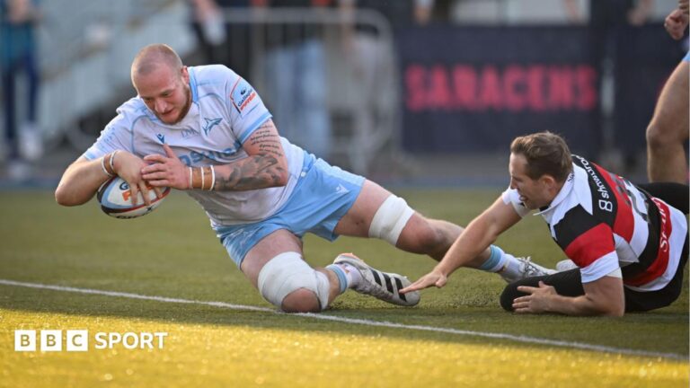 Ben Bamber falls over the line to score Sale's third try